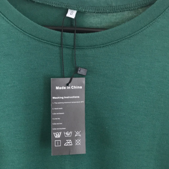 Green long sleeve dress with pockets! - Picture 3 of 4